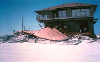 Gulf-front buildings wrecked by Opal's surge; nearly 300 Panhandle homes were destroyed and 1,000 more took major damage