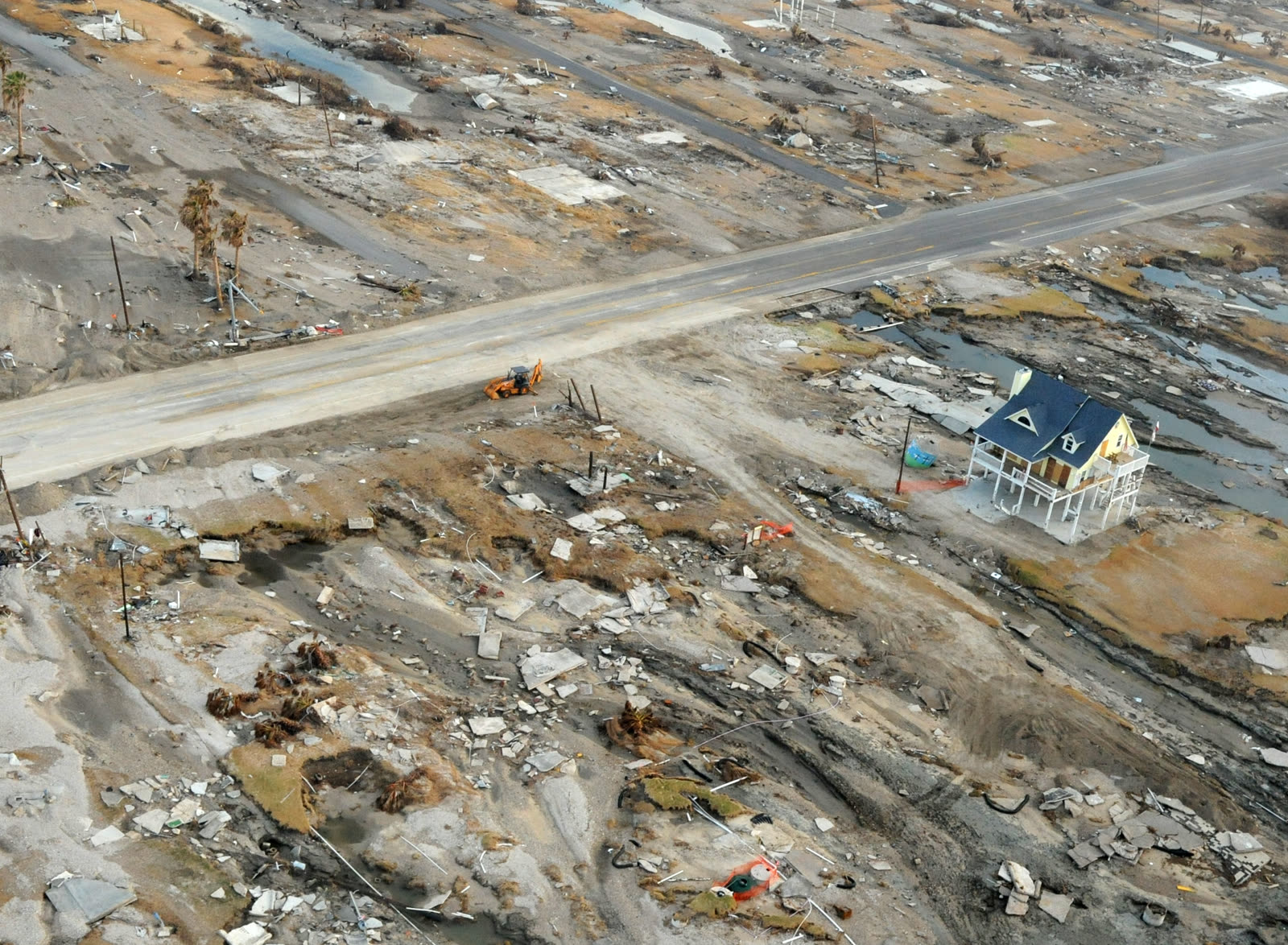 Gilchrist, on the Bolivar Peninsula, after Ike's 15-20 ft surge, nearly every structure swept away
